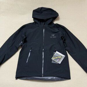 Arc'teryx Black Hardshell Jacket with GORE-TEX Waterproof and Windproof Design